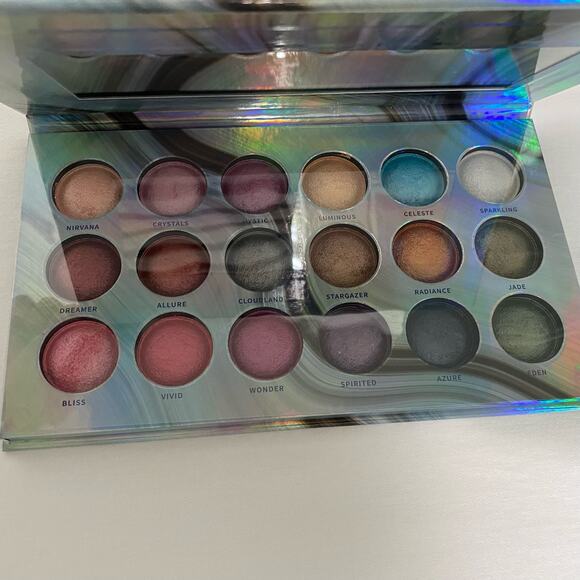 New MARIIA All Glam Vegan Makeup 18 Eye Shadow Palette with Mirror - Picture 8 of 8
